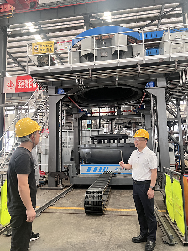 《人民日?qǐng)?bào)》頭版報(bào)道:頂立科技胡祥龍堅(jiān)守科研一線 勇攀技術(shù)高峰 (4).jpg 《人民日?qǐng)?bào)》頭版報(bào)道:頂立科技胡祥龍堅(jiān)守科研一線 勇攀技術(shù)高峰 (4).jpg